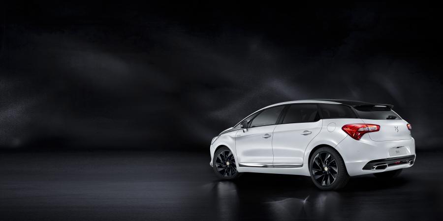  DS 5 Prestige 2017 года  (фото 2 из 7)